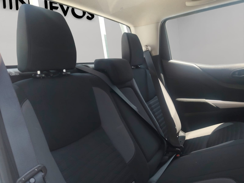 Nissan Comerciales NP300 4 pts. S, Pick-Up, Doble Cab., TM6, a/ac. 2019